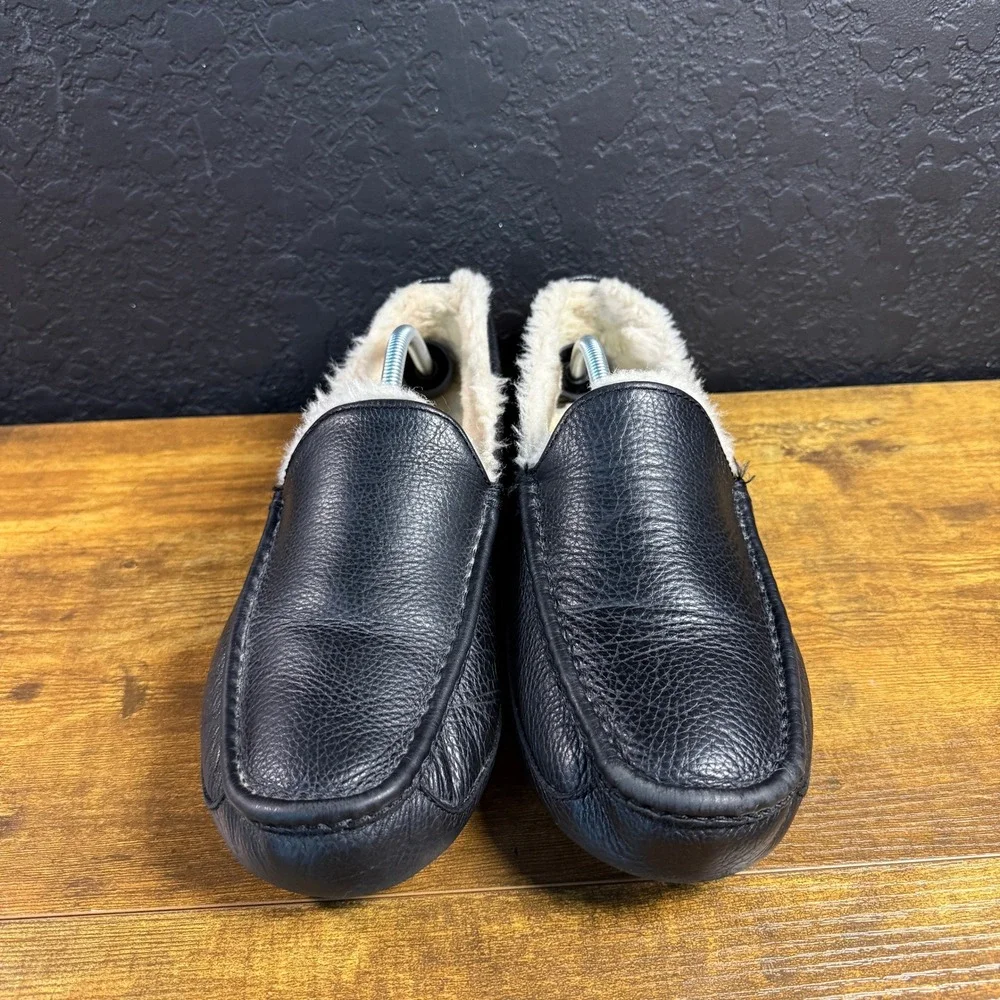 UGG Ascot 5379 Black Pebbled Leather Sheepskin Slipper Mens Size 12